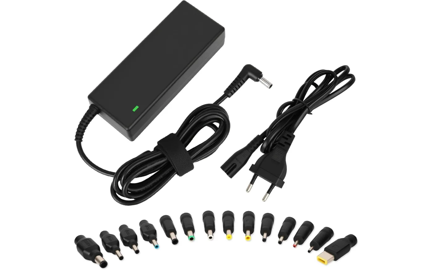 Ordinateur portable avec chargeur sur bureau